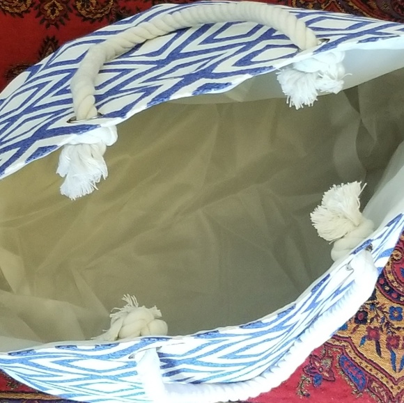 🎈HP🎈Beach Large Straw Tote Geometric pattern. - Picture 4 of 6